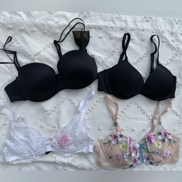 4 La Senza Elegant Black and White Lace Bras - Picture 1 of 4